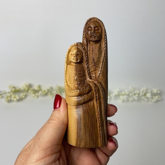 Holy Family Wooden Hand Carved Figures - Picture 9 of 13